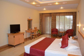 Отель Hotel La Scoica Land  Мамая